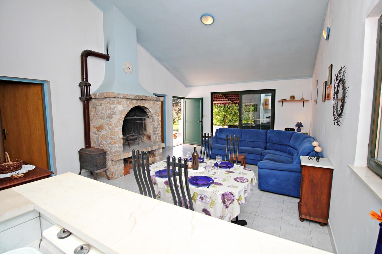 Guest House Beverin Sali Kültér fotó