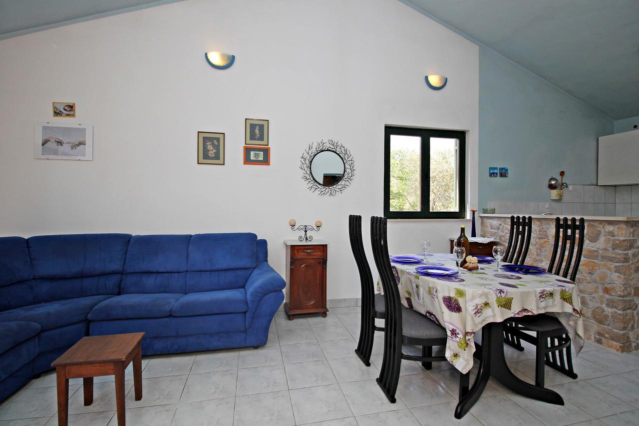 Guest House Beverin Sali Kültér fotó