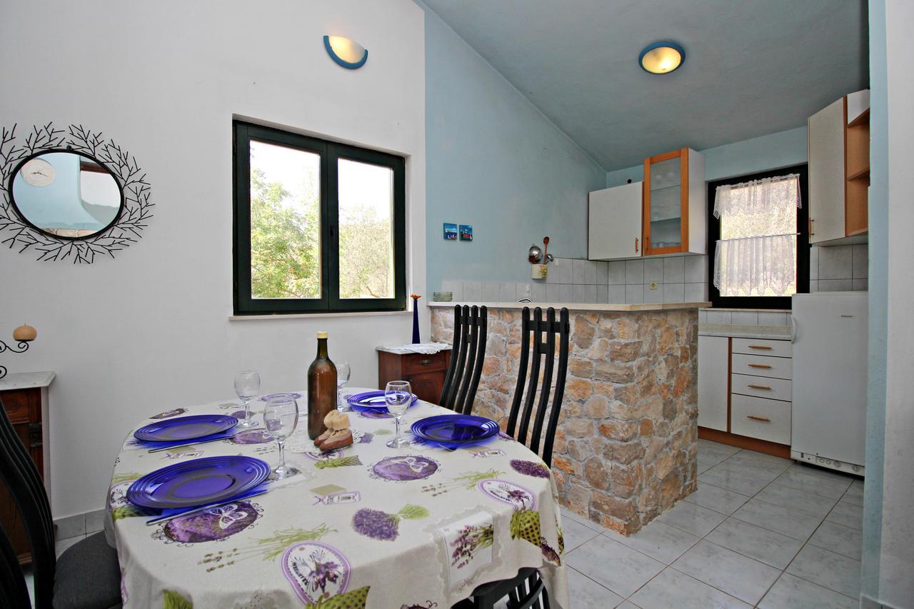 Guest House Beverin Sali Kültér fotó
