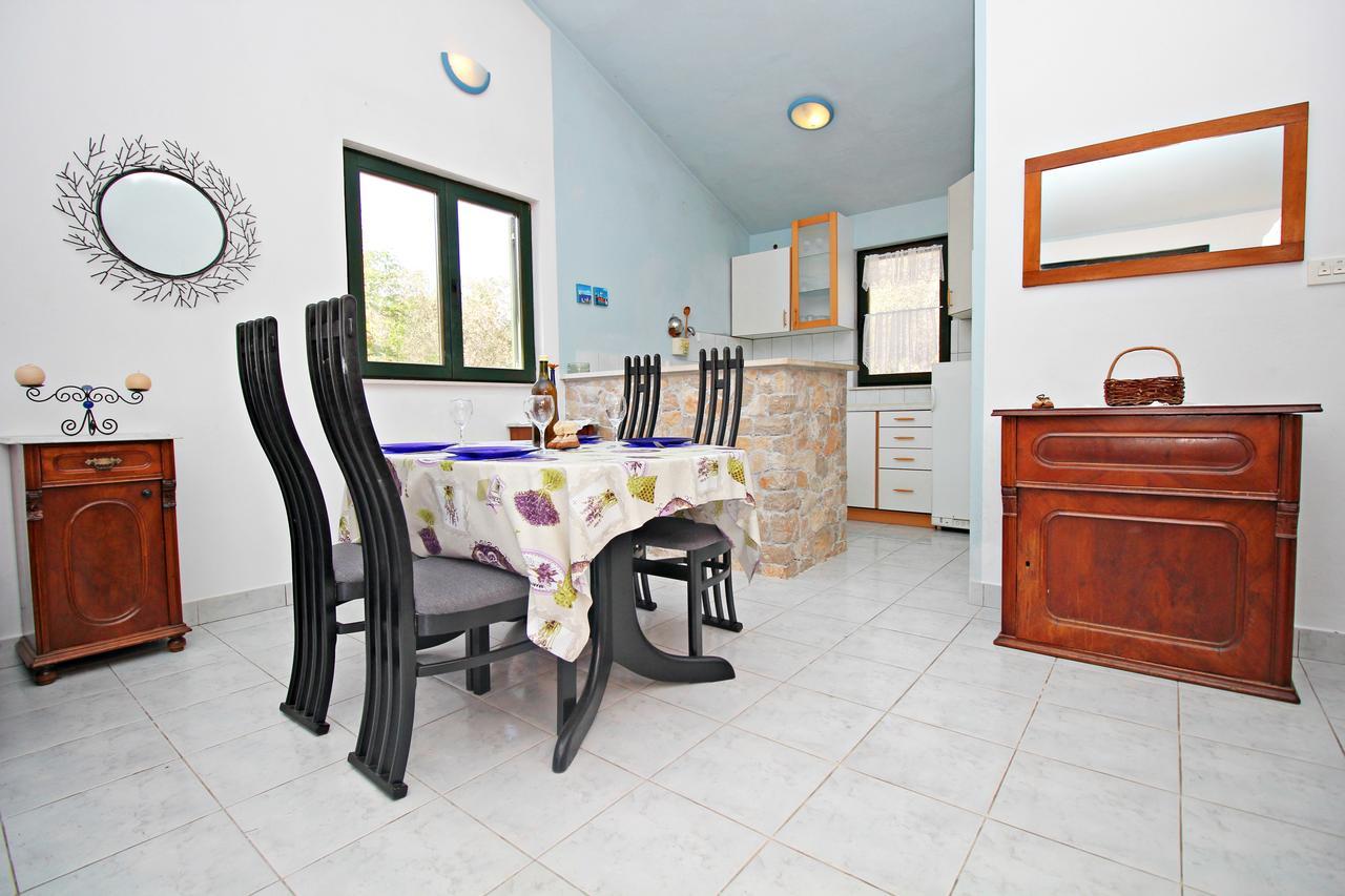 Guest House Beverin Sali Kültér fotó